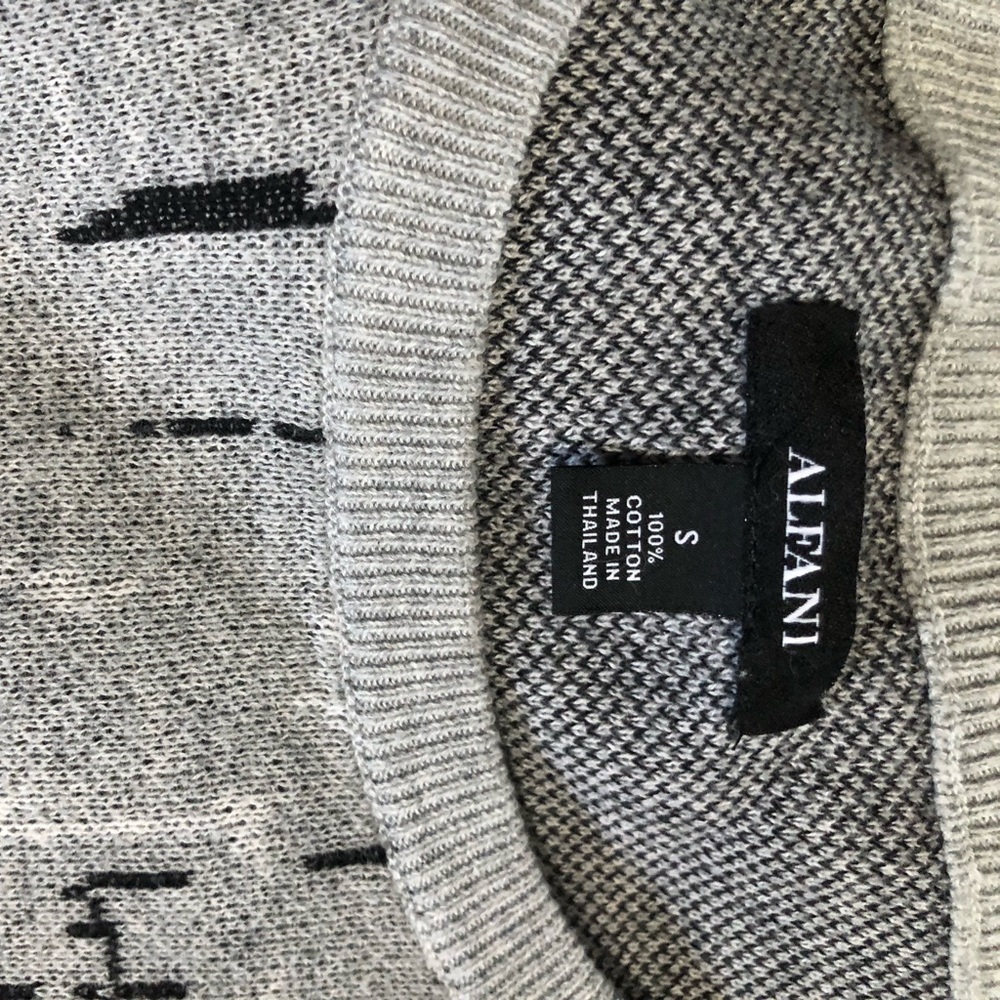 Abstract Patterned Alfani sweater - Picture 2 of 6